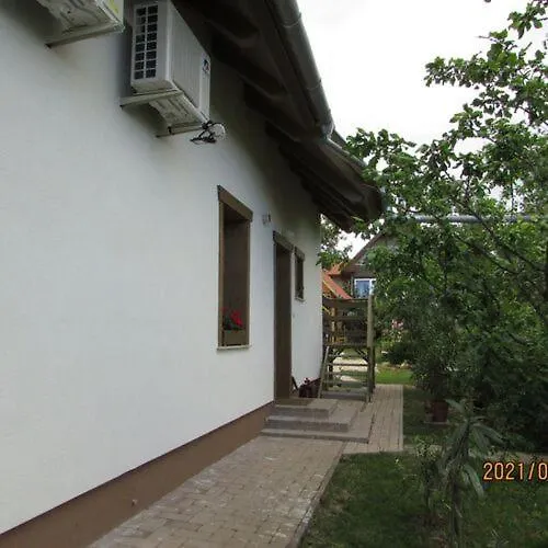 Levendulas Apartman Apartment Balatonalmadi