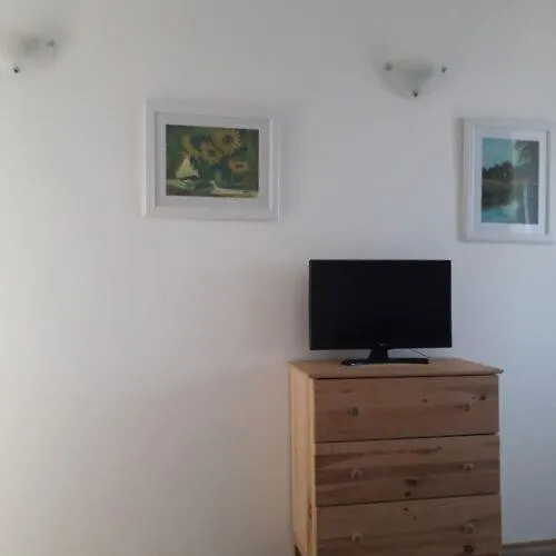 Levendulas Apartman * Balatonalmadi